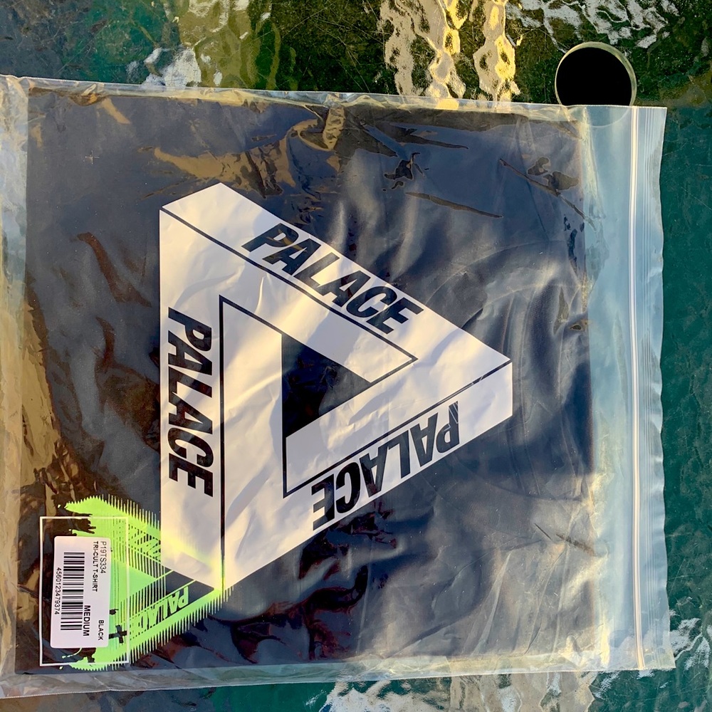 Palace Skate Tri Cult T-Shirt Glow in Dark Medium